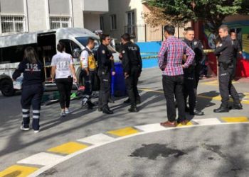 4 yaşındaki çocuk minibüsün altında kalarak can verdi