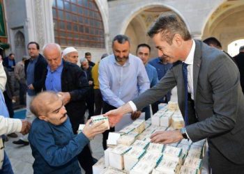 Altınordu Belediyesinden kandil simidi ikramı