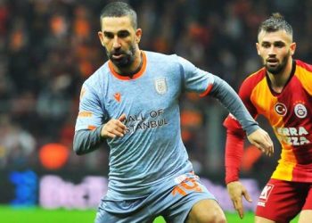 Arda Turan, G.Saray’da kriz çıkardı!