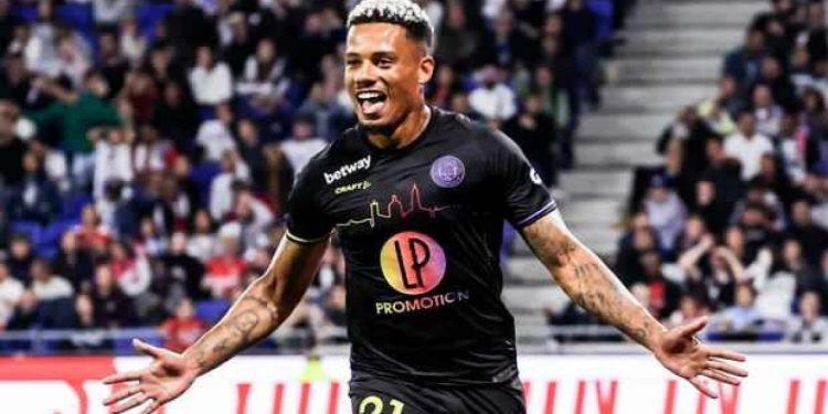 Büyük savaş! 3 büyükler aynı futbolcuya talip oldu