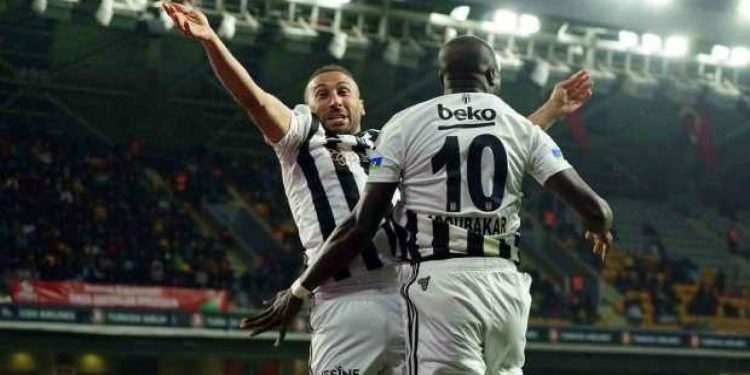 Cenk Tosun kararını verdi!