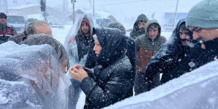 Depremin ilk günü devletin milleti için nasıl çalıştığı görüntülerle ortaya çıktı