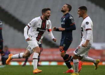 Fatih Karagümrük’ün bileği bükülmüyor!