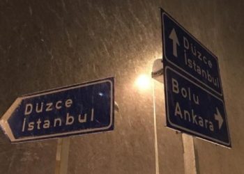 Kar yağdı öğrenciler Vali’yi mesaj yağmuruna tuttu