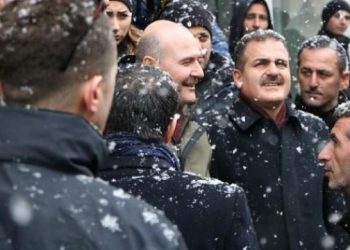 Soylu, Hakkari’de kar altında esnafı ziyaret etti