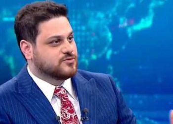 ‘Tuvalet terliği’ göndermesi yapan Baş’a ağır suçlama! Babasının mirasına da mı çöktü?