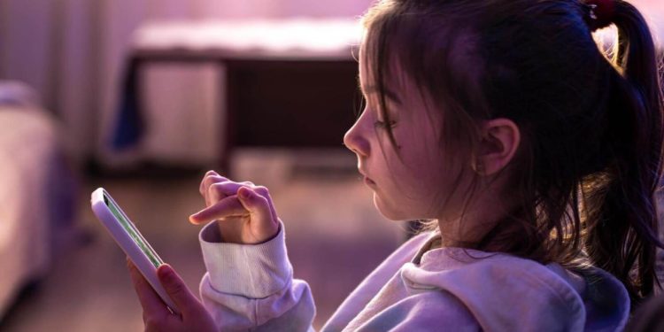Bakanlıktan, ebeveynlere ‘sanal dünya’ uyarısı