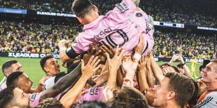 Tarihi şampiyonluk! Messi Inter Miami ile ilk kupasını kazandı