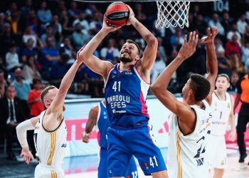 Anadolu Efes, Euroleague’de ilk galibiyeti için parkeye çıkıyor