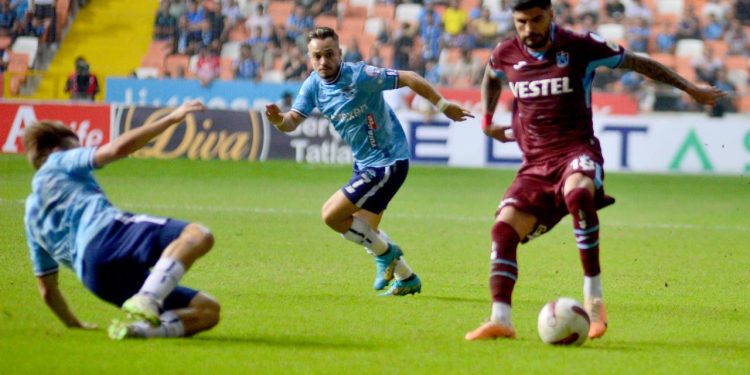 Trabzonspor ligin zirvesiyle puan farkını açtı