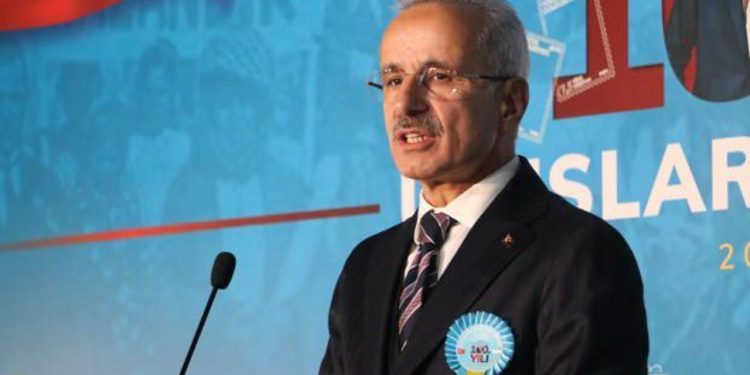 Bakan Uraloğlu, İstanbul-Ankara Süper Hızlı Treni için tarih verdi