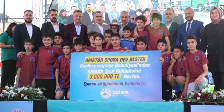 Küçükköy Yüzme Havuzu ve Fitness Merkezi hizmete açıldı